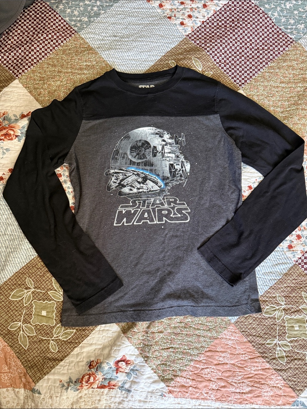 Star Wars Black and Charcoal Crewneck Tee long sleeve kids size XL